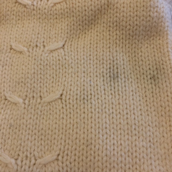 GAP Long, White Scarf, 100% Wool - Picture 6 of 6